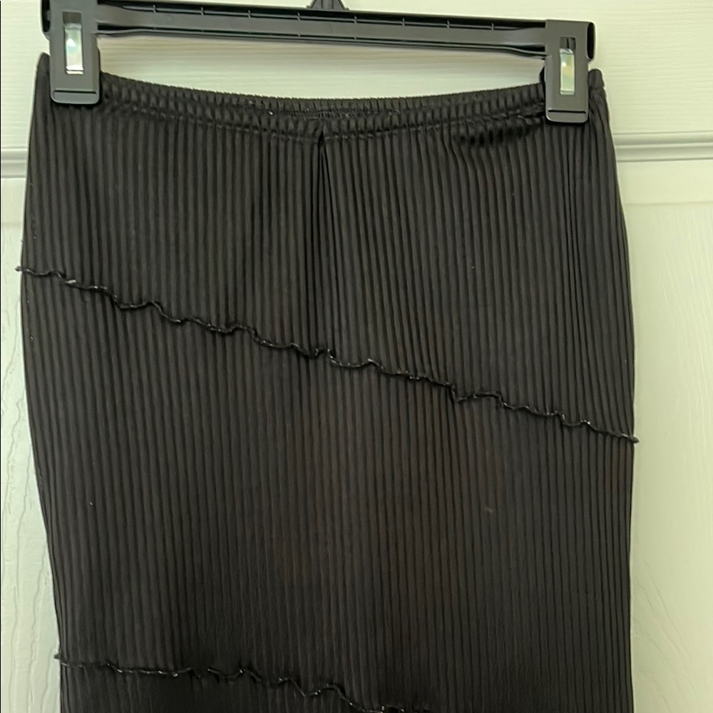 Black Pleated Skirt - Picture 3 of 5
